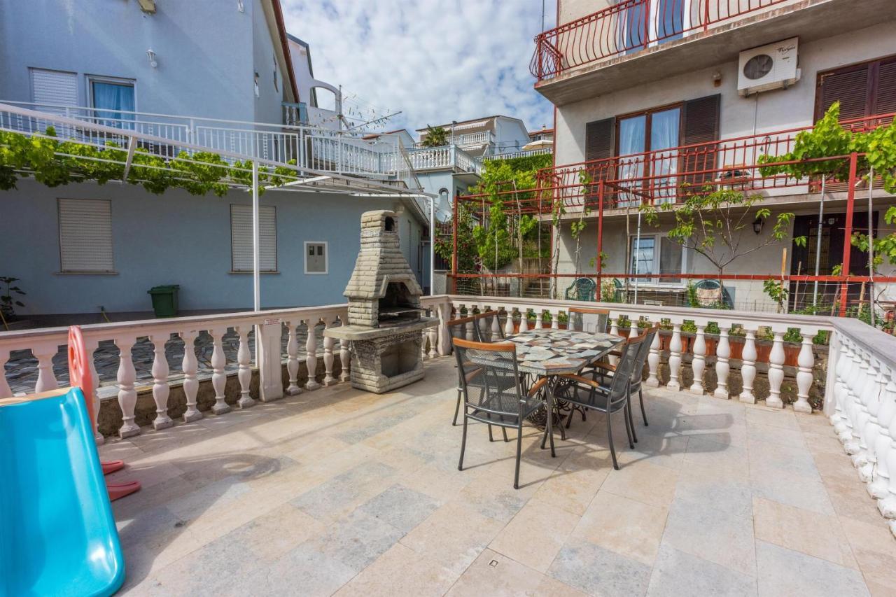 Apartments Mirela Crikvenica Exterior foto