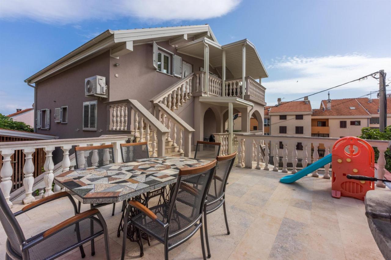 Apartments Mirela Crikvenica Exterior foto
