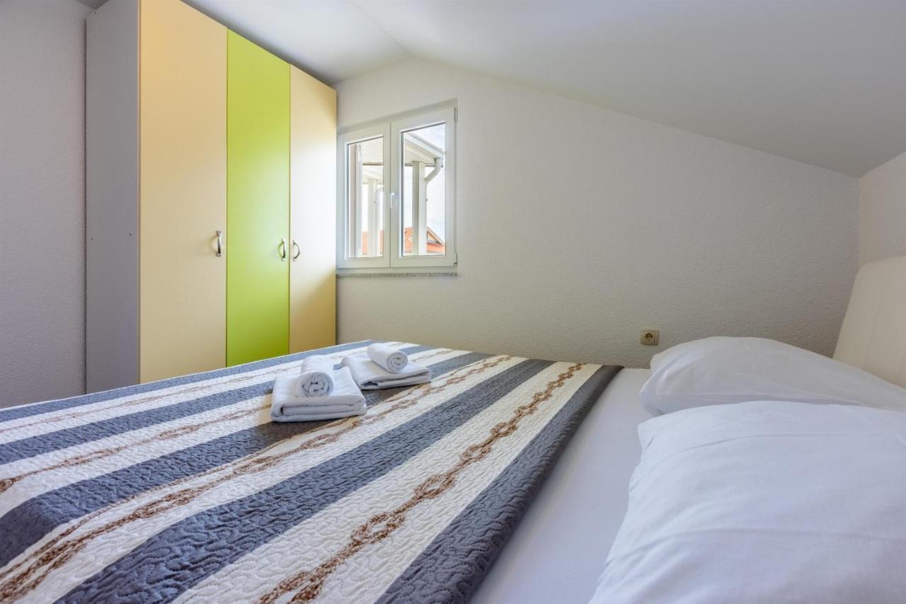 Apartments Mirela Crikvenica Exterior foto