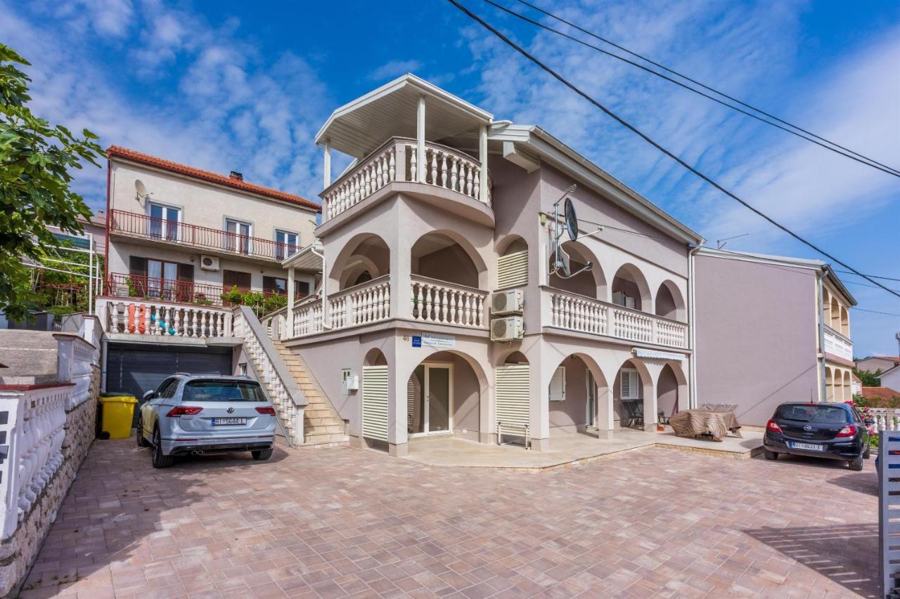 Apartments Mirela Crikvenica Exterior foto